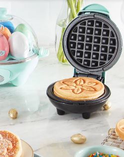 magic chaffel maker that makes flower shapes despite the mold being waffle