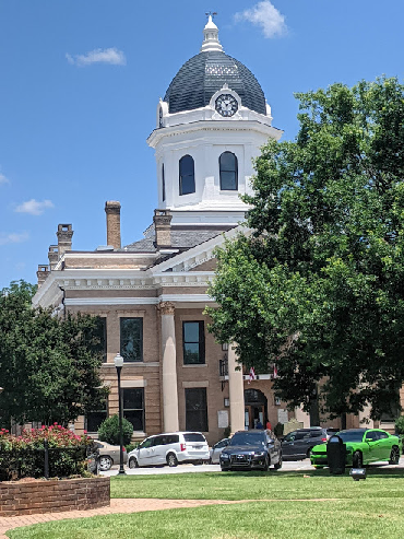 County Courthouse in Monticello
