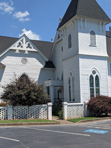 tidy Presbyterian church in Monticello