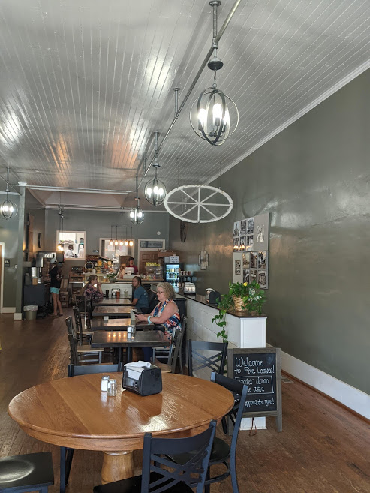 Four  loaves sandwich shop in Monticello